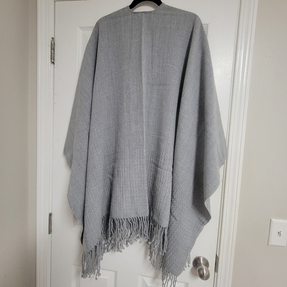 Mer-Sea NWT Fog Gray Travel Wrap With Matching Bag. - Picture 3 of 16